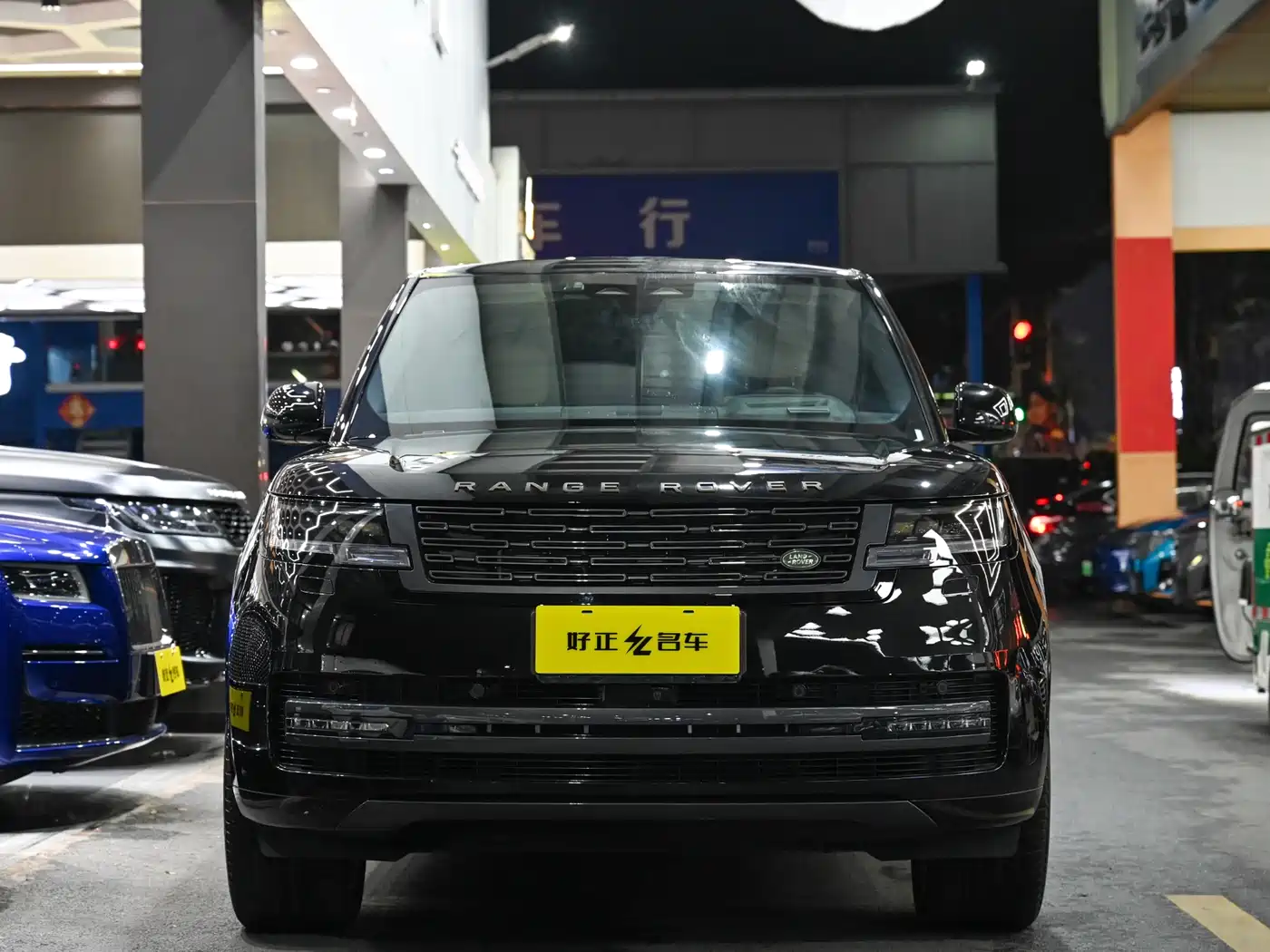 Land Rover Range Rover 2025 3.0 L6 400PS Genesis Extended Wheelbase фото 2