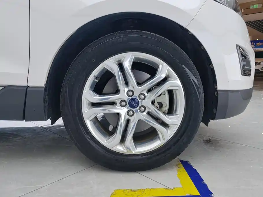 Фото 6 - Ford Edge