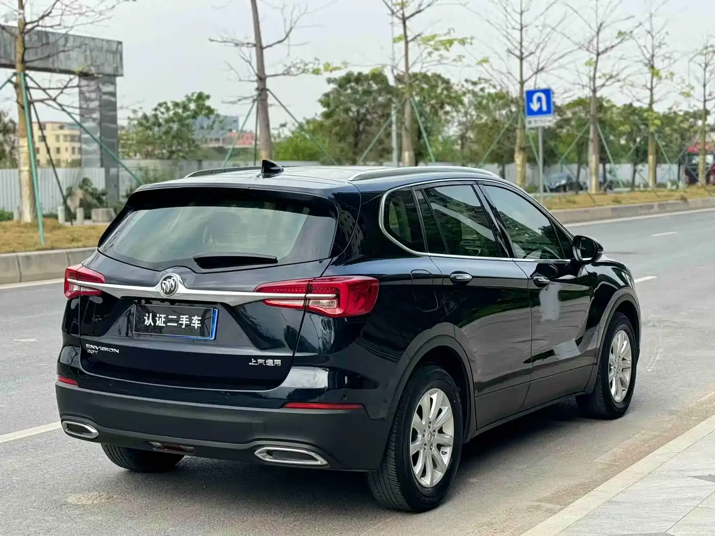 Buick Envision Plus 2020 20T FWD Luxury фото 9