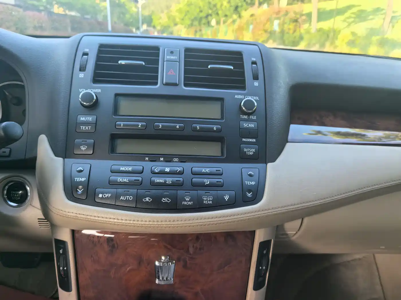 Toyota Crown 2012 2.5L Royal Leather Edition фото 11