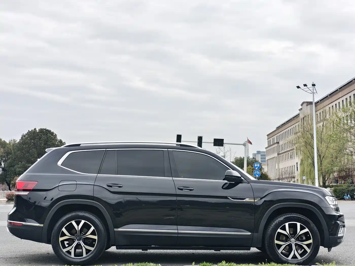 Volkswagen Teramont 2020 330TSI 2WD Luxury China VI фото 23
