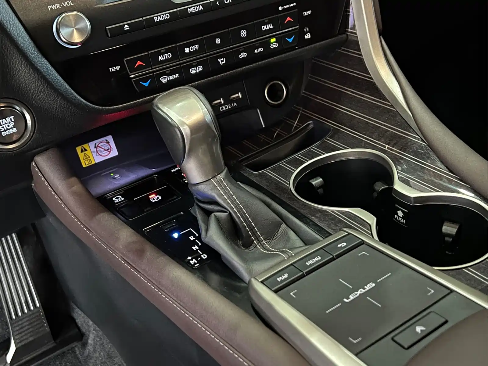 Фото 13 - Lexus RX