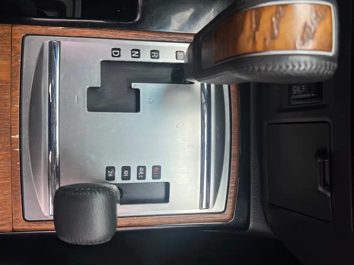 Mitsubishi Pajero (Import) 2018 3.0L Automatic Standard Edition фото 13