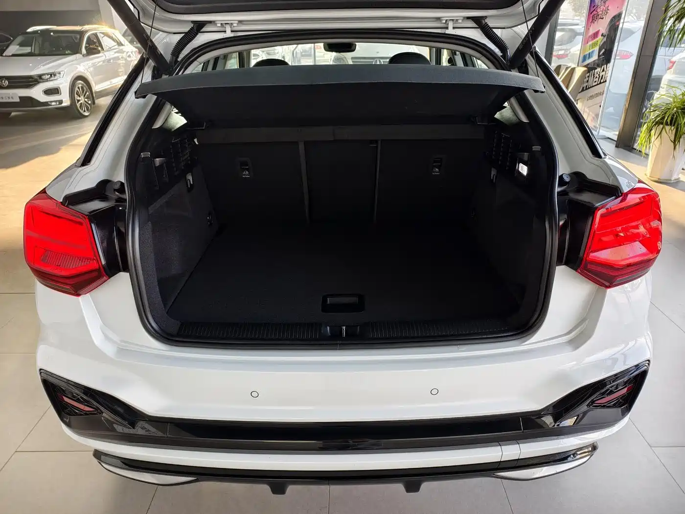 Фото 14 - Audi Q2L