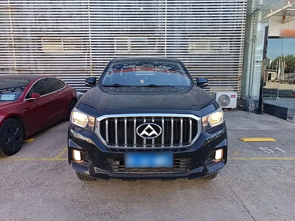 SAIC Maxus Maxus T60 2018 2017 2.0T Gasoline Automatic 4WD High Chassis Elite Standard Bed