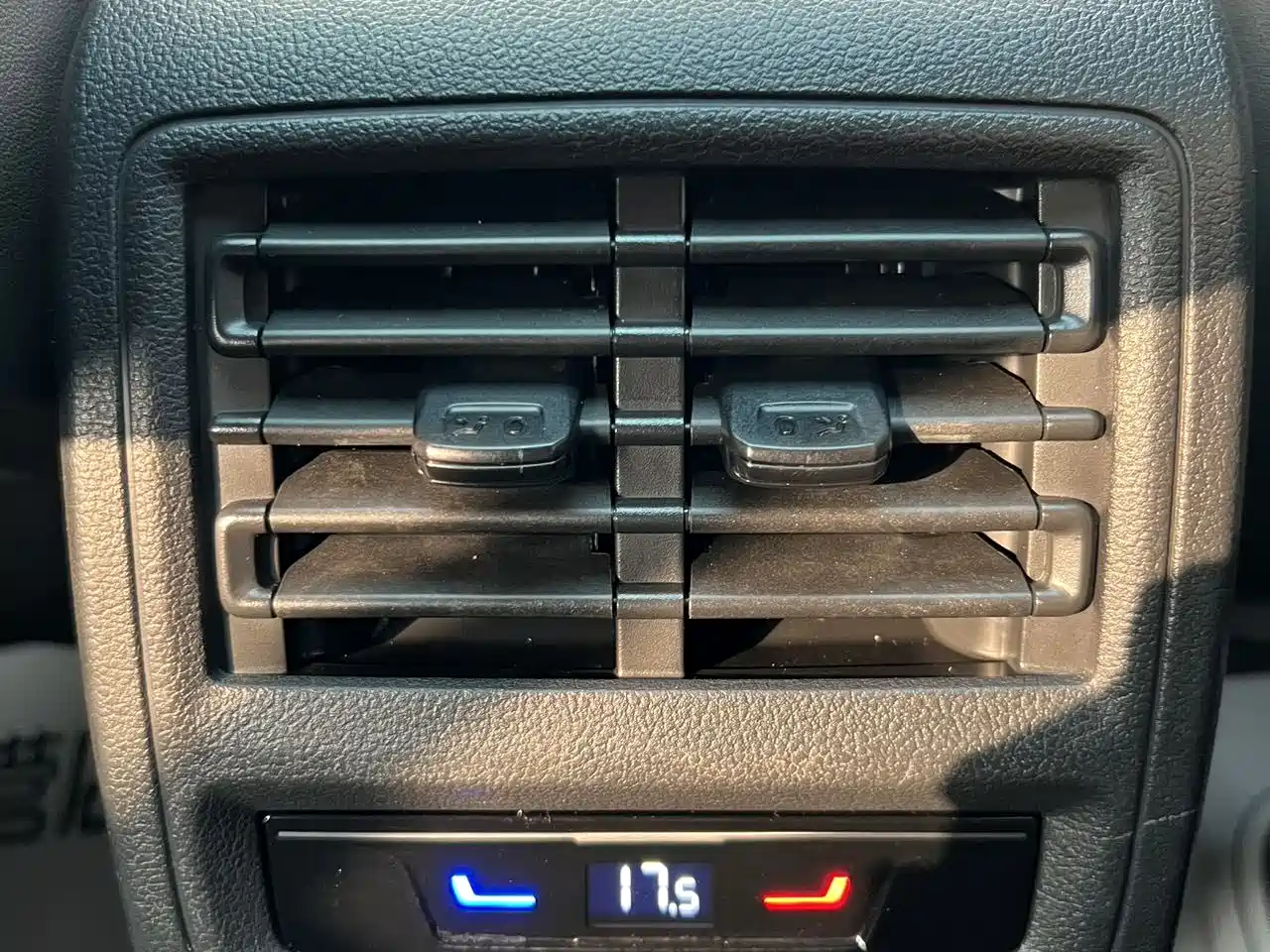Volkswagen Golf 2023 280TSI DSG R-Line Lite фото 17