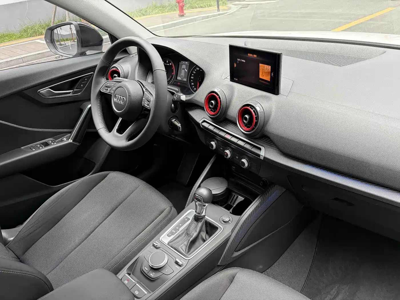 Audi Q2L 2018 35 TFSI Launch Exclusive Edition China VI фото 9