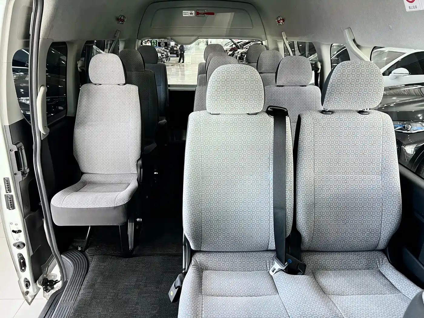 Toyota HIACE 2017 2011 2.7L Automatic Standard 13-seater