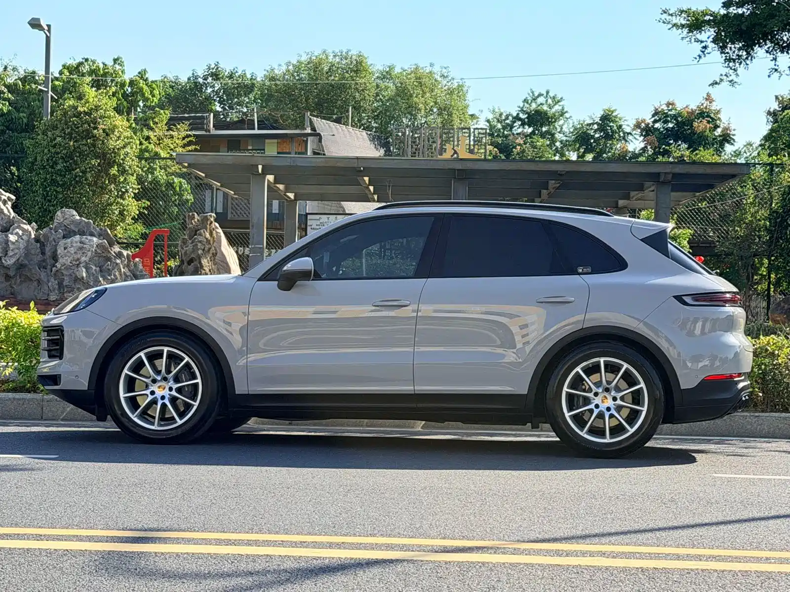 Photo 10 - Porsche Cayenne