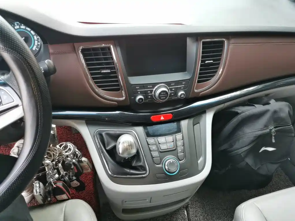 JAC Refine M5 2016 2016 2.0T Gasoline Manual Business Edition