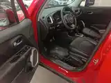 Photo 16 - Jeep Renegade