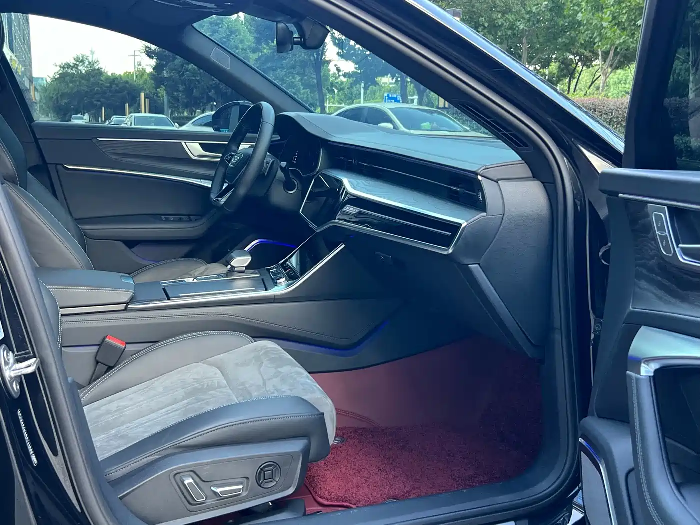 Фото 9 - Audi A6L