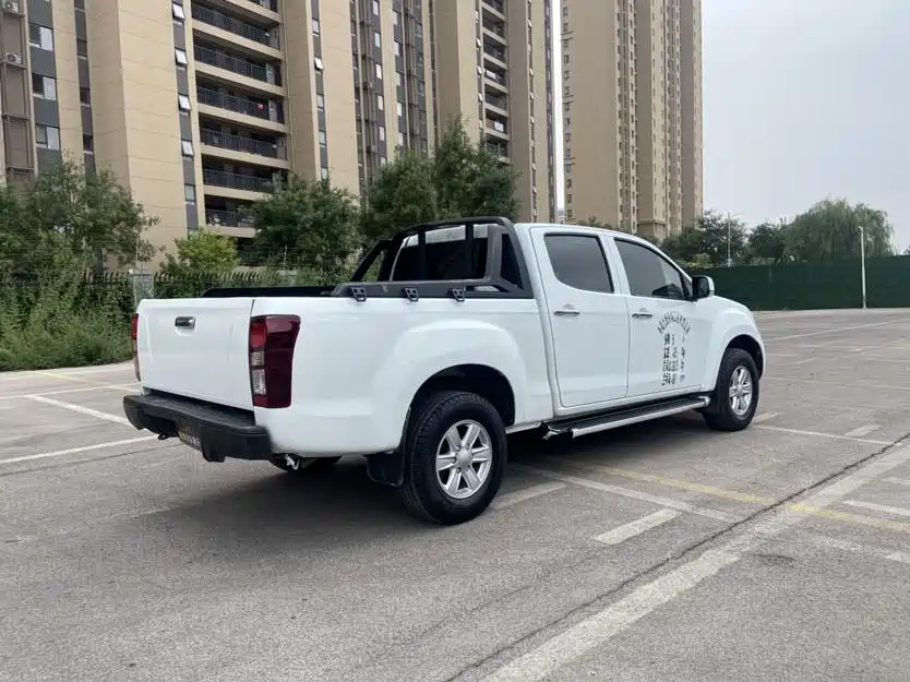 Isuzu Lingtuo 2022 2020 2.5T 2WD Automatic Flagship Edition China VI Extended Version JE4D25Q6A