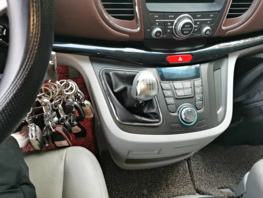 JAC Refine M5 2016 2016 2.0T Gasoline Manual Business Edition