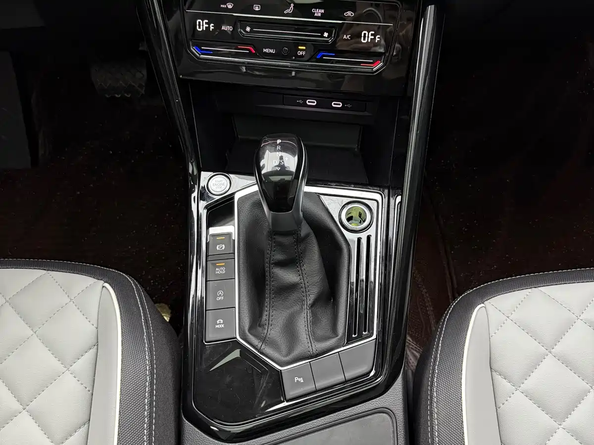 Volkswagen Tayron 2023 280TSI 2WD Luxury Plus Advanced Edition фото 13