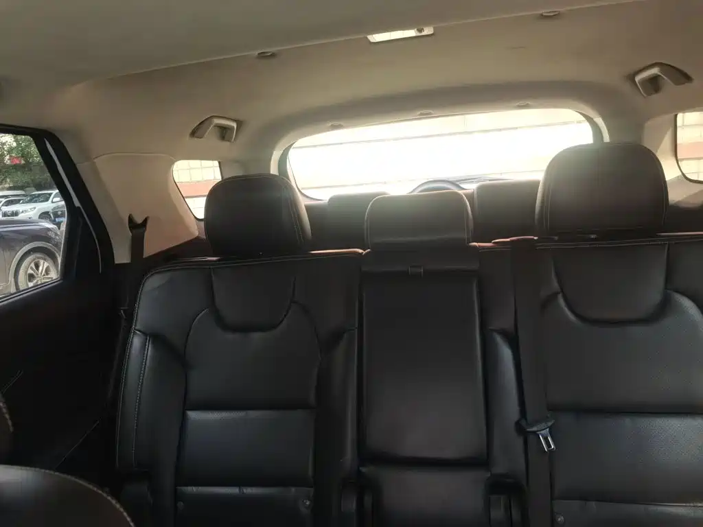 Dongfeng Fengguang Fengguang S560 2018 2018 1.8L Manual Comfort 7-Seater