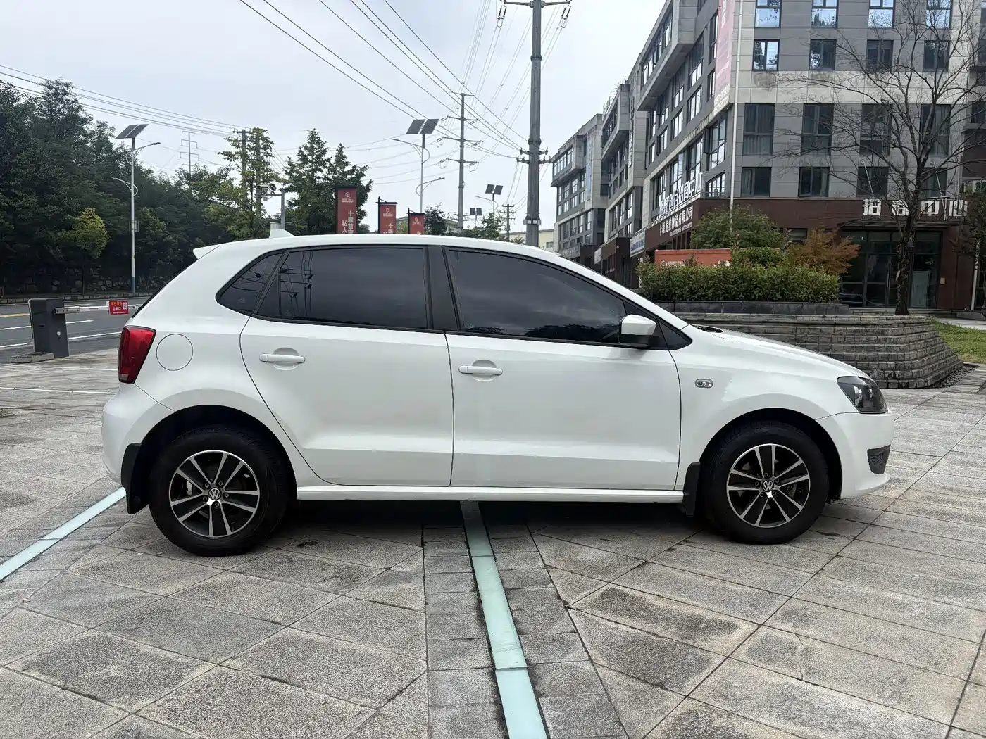 Volkswagen Polo 2014 2013 1.4L Manual Trend Edition