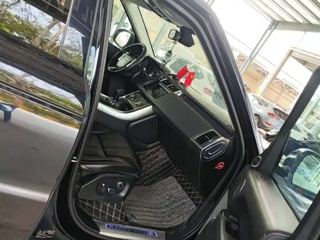 Land Rover Range Rover Sport фото 10