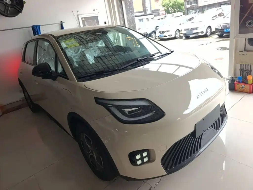 Aion UT 2026 2025 Model 330 Starlight Edition