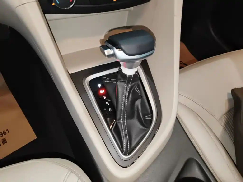 Фото 14 - Buick Excelle