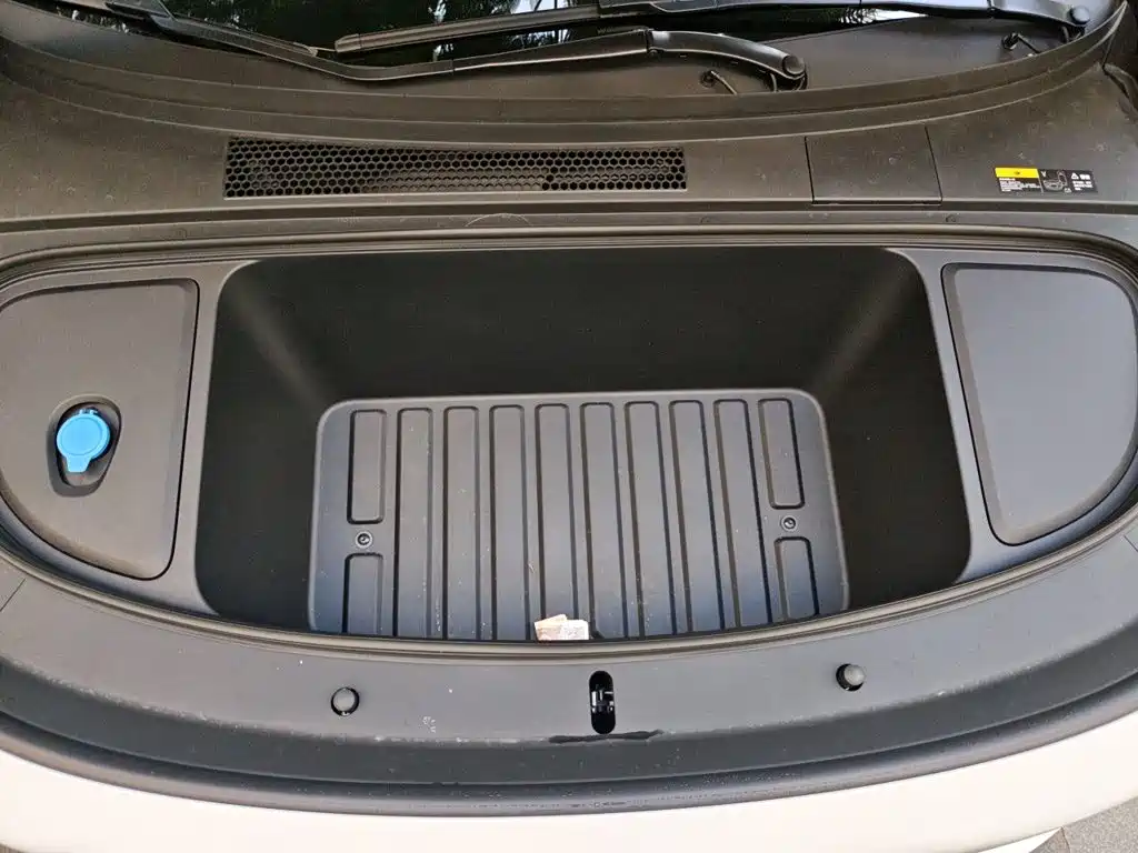 Li Auto i6 2026 2025 2WD Base Model