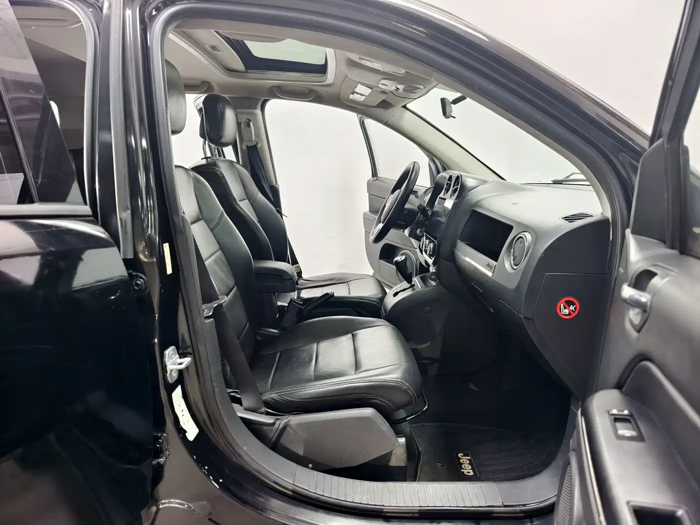 Jeep Compass (Import) 2012 2012 2.4L AWD Urban Edition
