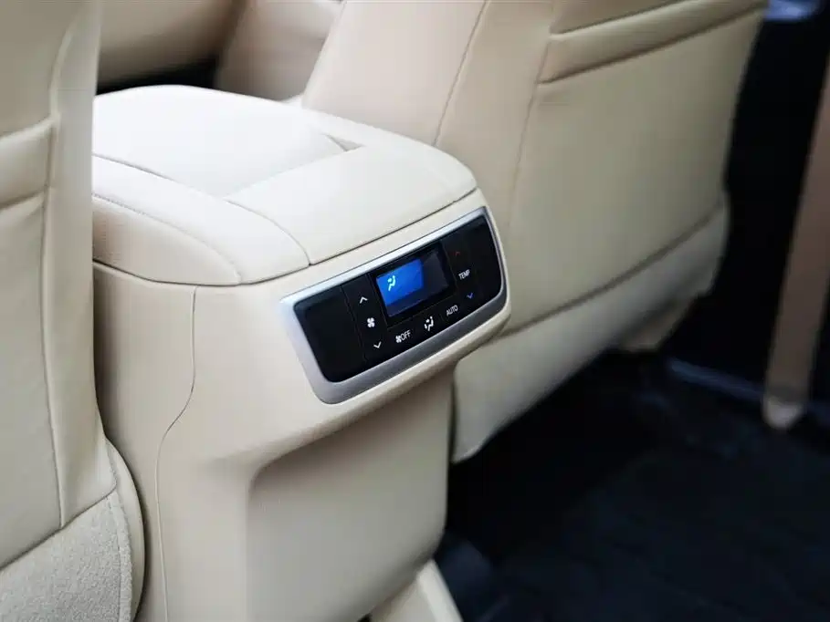 Toyota Highlander 2018 2.0T 2WD Luxury 7-seater (China V) фото 16