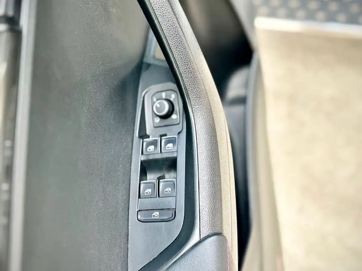 Škoda Karoq 2022 TSI280 Luxury Edition фото 16