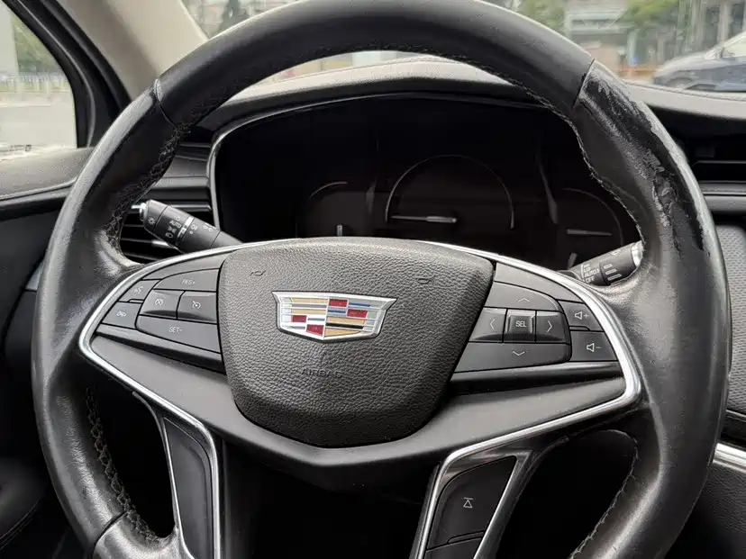 Photo 15 - Cadillac XT5
