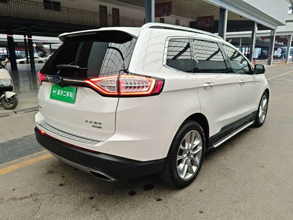 Фото 7 - Ford Edge