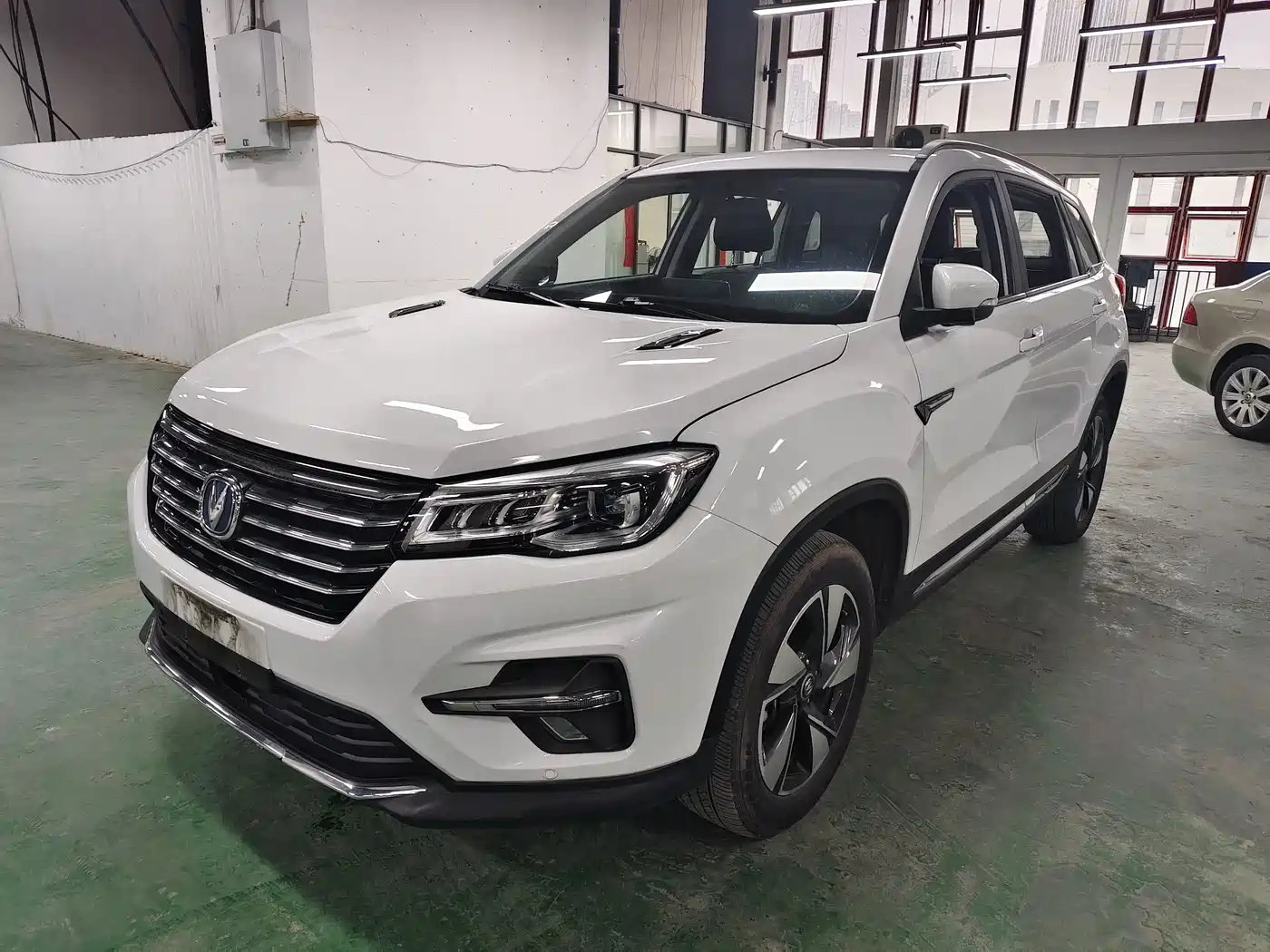 CHANGAN CS75