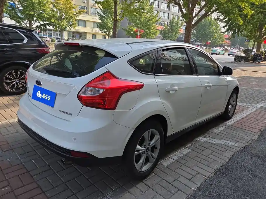 Фото 3 - Ford Focus