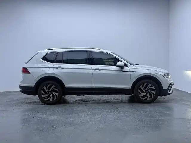 Фото 2 - Volkswagen Tiguan L