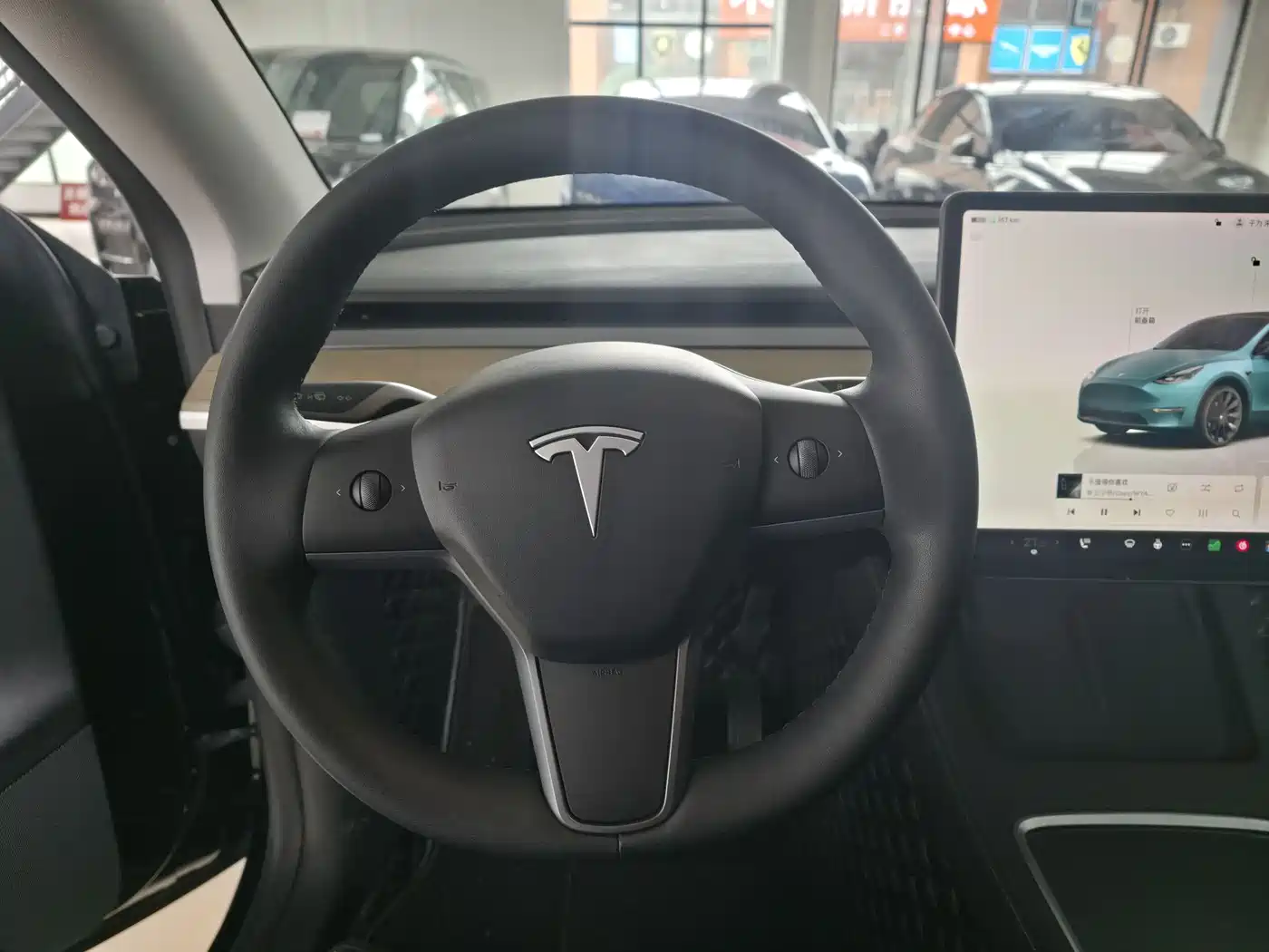 TESLA MODEL Y