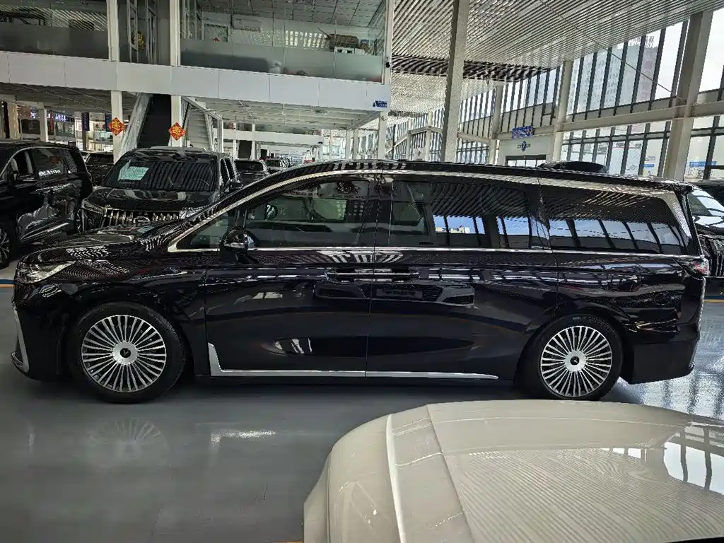 Voyah Auto Voyah Dreamer 2025 PHEV AWD Flagship Kunpeng Edition фото 4