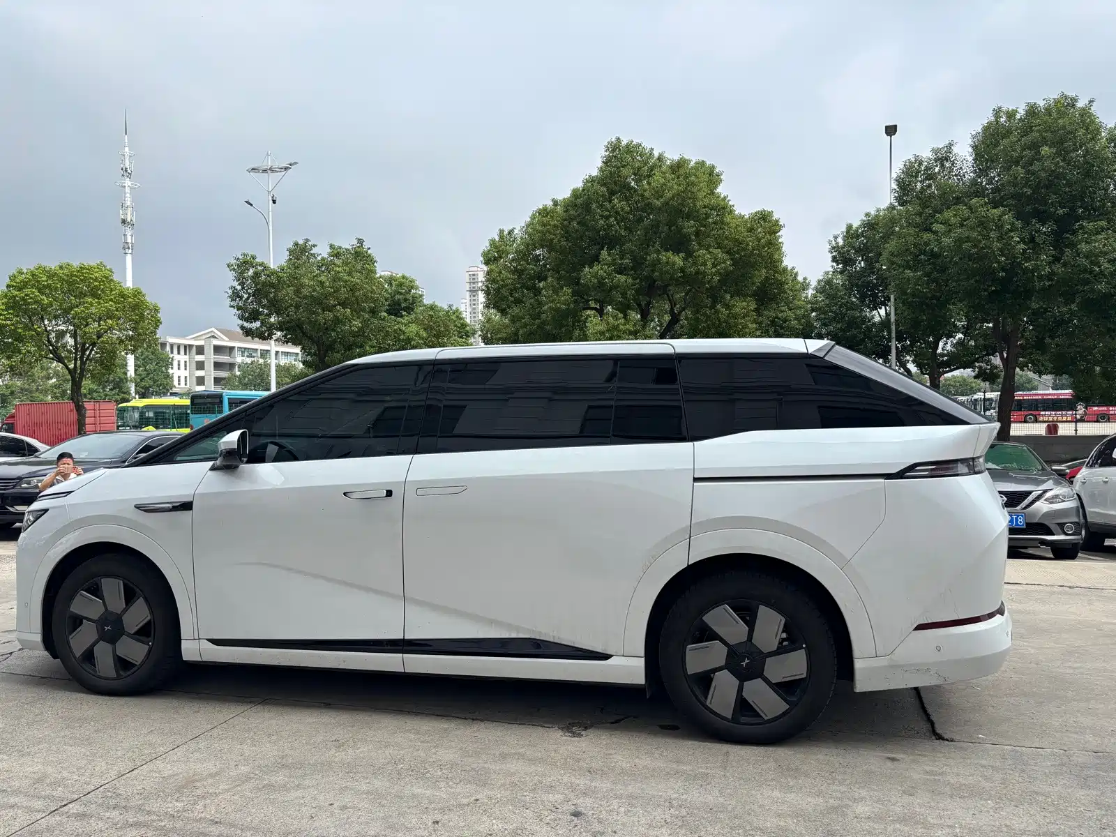 Фото 8 - XPeng X9