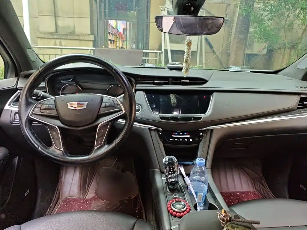 Photo 5 - Cadillac XT5