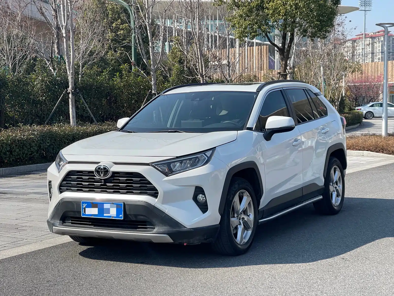 Фото 1 - Toyota RAV4