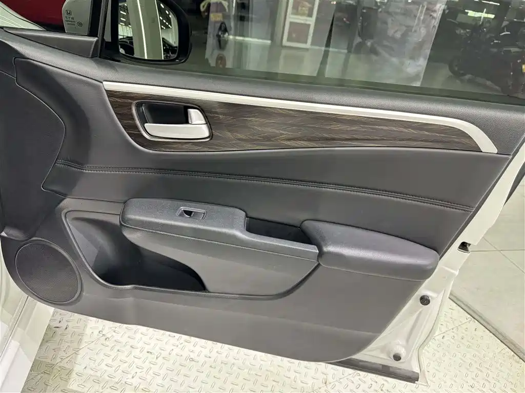 Honda Jade 2018 2017 1.8L Automatic Comfort Edition 5-seater