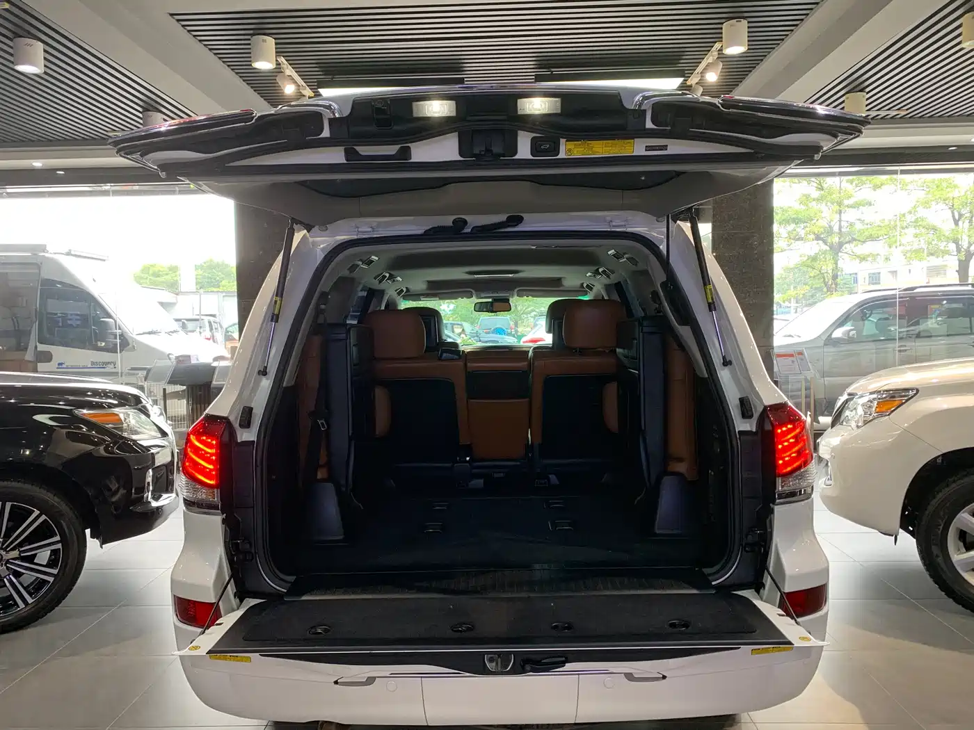 Lexus LX 2013 570 фото 7