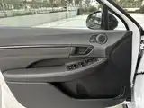 Фото 8 - Hyundai Sonata