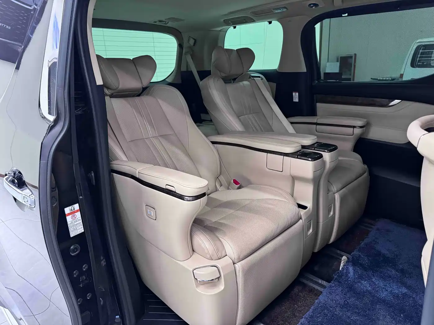 Toyota Vellfire 2021 Crown Hybrid 2.5L HV Supreme Edition фото 5