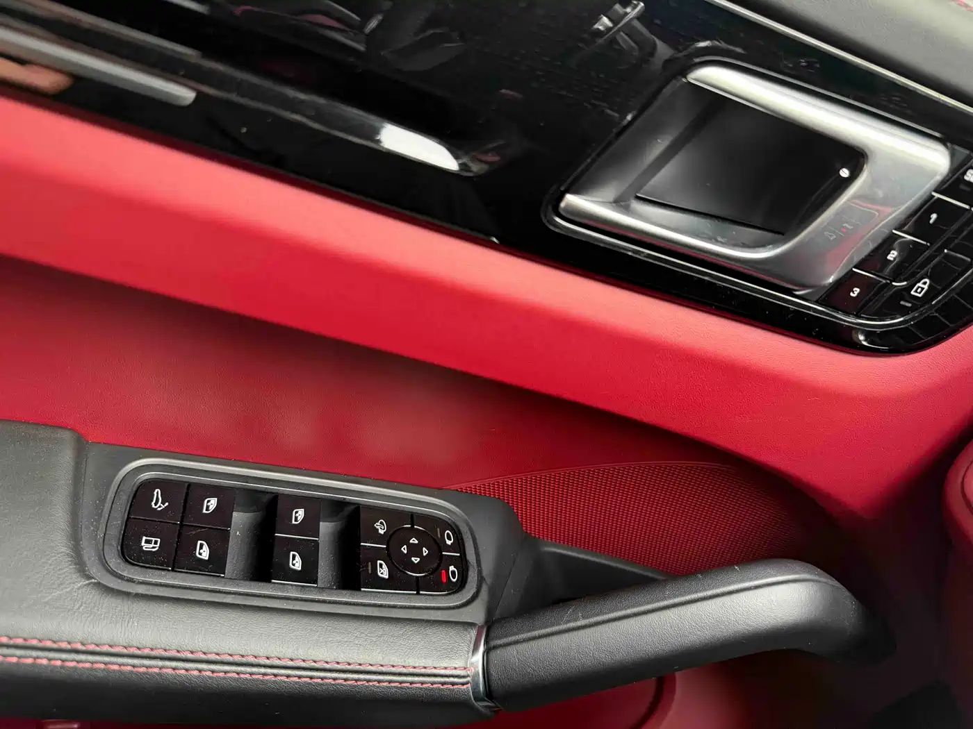 Porsche Cayenne New Energy 2020 Cayenne E-Hybrid 2.0T фото 19