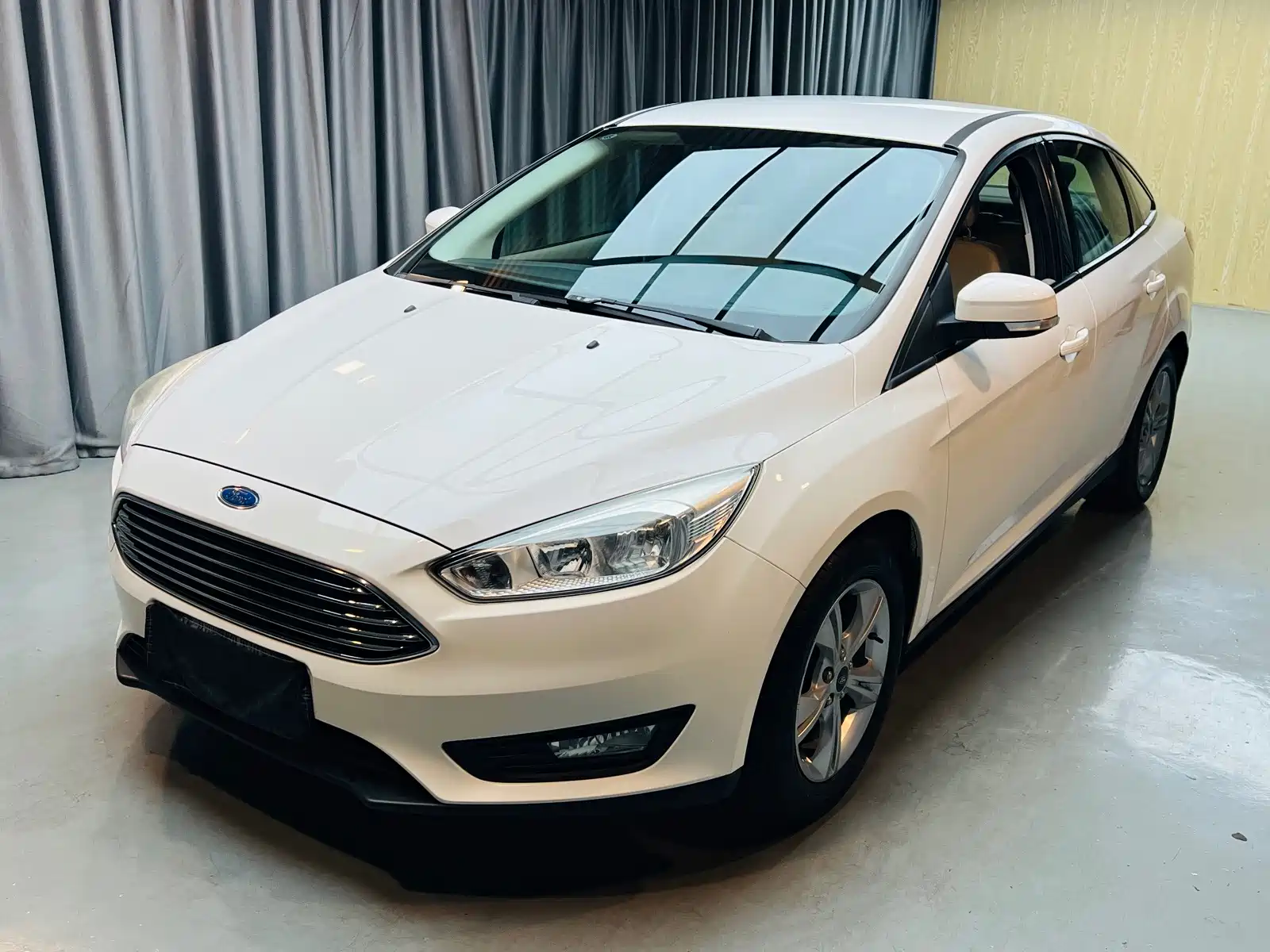 Фото 1 - Ford Focus