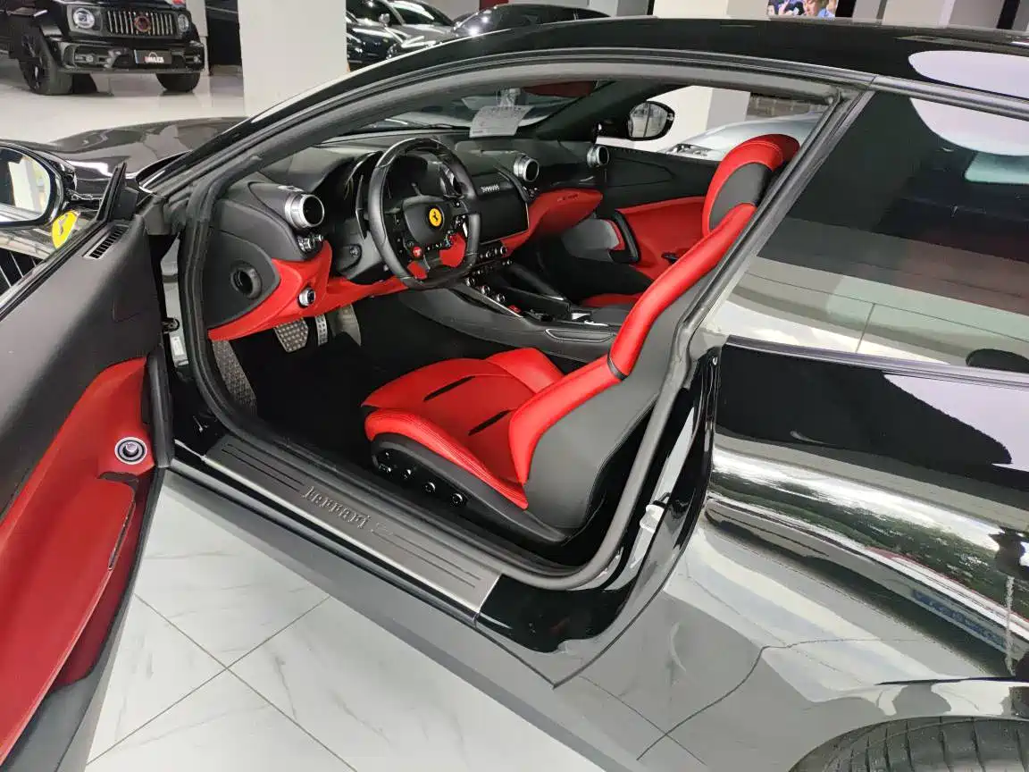 Ferrari GTC4Lusso 2019 2017 3.9T V8