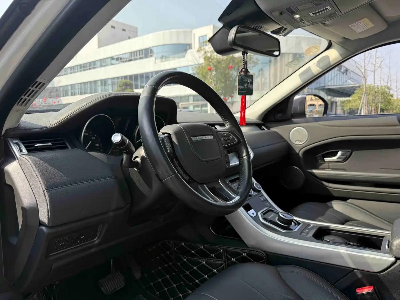 Land Rover Range Rover Evoque 2018 240PS SE Smart Edition фото 11