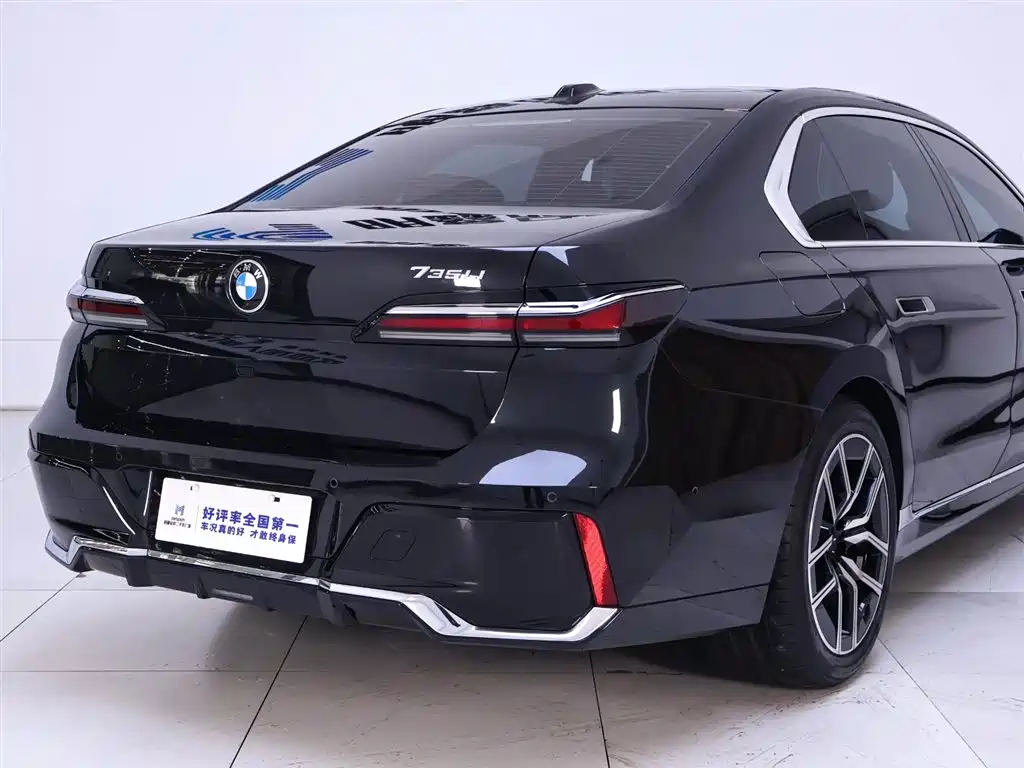 BMW 7 Series 2023 Model 735Li M Sport Package фото 8