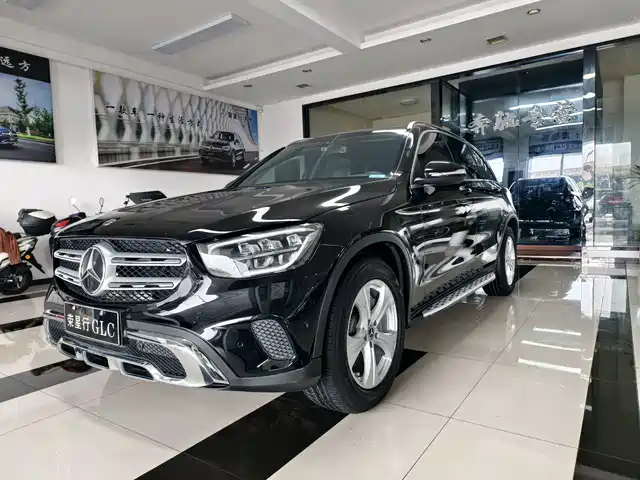 MERCEDES-BENZ GLC