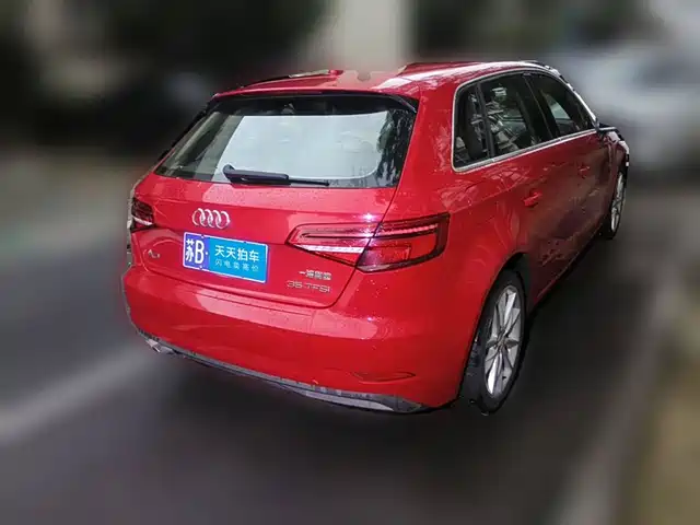 Audi A3 2018 30th Anniversary Sportback 35 TFSI Progressive — фото 2