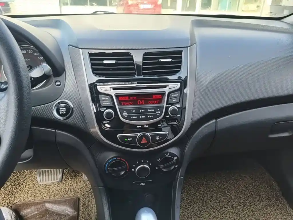 Hyundai Reina 2015 2014 Model 1.6L Automatic TOP